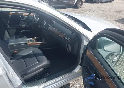 2011 Mercedes-Benz E 350 4Matic z USA, uszkodzony, nr VIN WDDHF8HB8BA463304